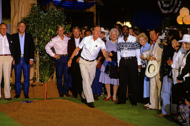 George H.W. Bush, Brian Mulroney’s friendship in photos