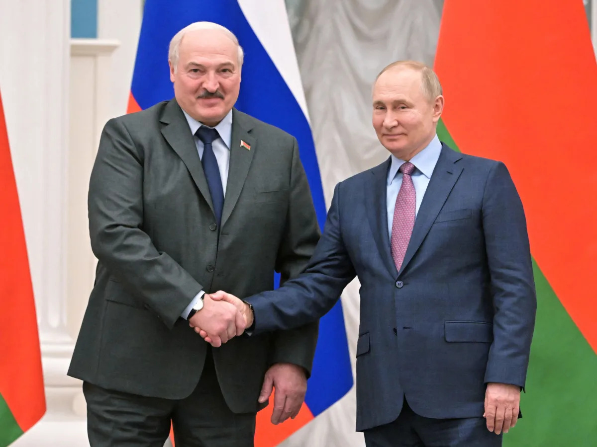 Belarus' dictator Lukashenko, widely seen as Putin's puppet, says it would be 'u..