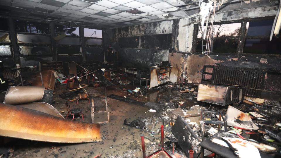 L'école maternelle Jeanne Hachette de Lille après l'incendie. - Sapeurs pompiers du 59