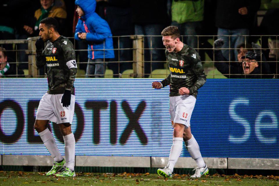 <p>Su primera etapa en el Vitesse fue bastante discreta y le cedieron año y medio al modesto Dordrecht, con el que subió a la Eredivisie en 2014. En su primera campaña en la máxima categoría del fútbol neerlandés empezó a llamar la atención. (Foto: VI Images / Getty Images).</p> 