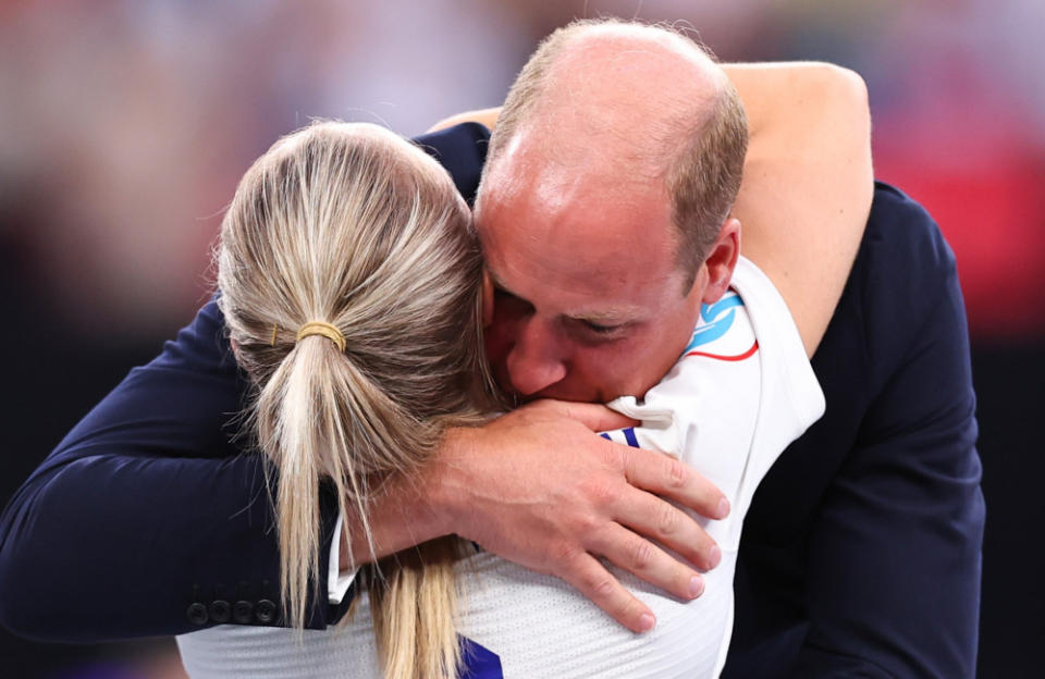 Prince William initiated victory hug with Lioness captain Leah Williamson credit:Bang Showbiz