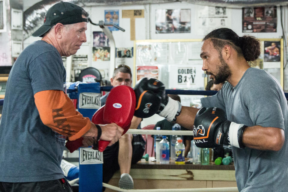 Dan Birmingham trains Keith Thurman ahead of Saturday's fight in Las Vegas. (Andy Samuelson/Premier Boxing Champions)