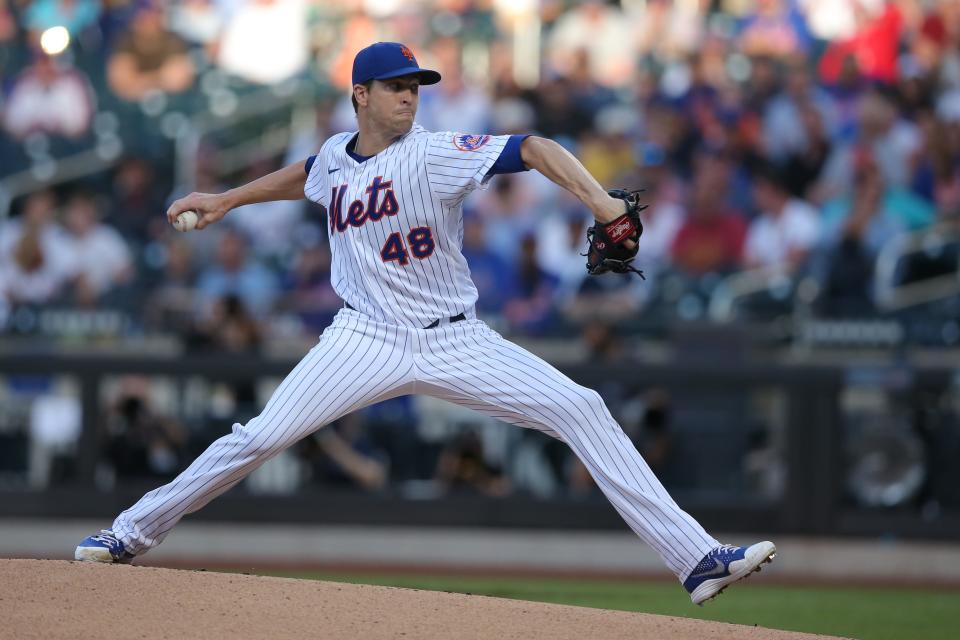 Mets ace Jacob deGrom left Wednesday night's game against the Cubs after three innings due to right shoulder soreness.