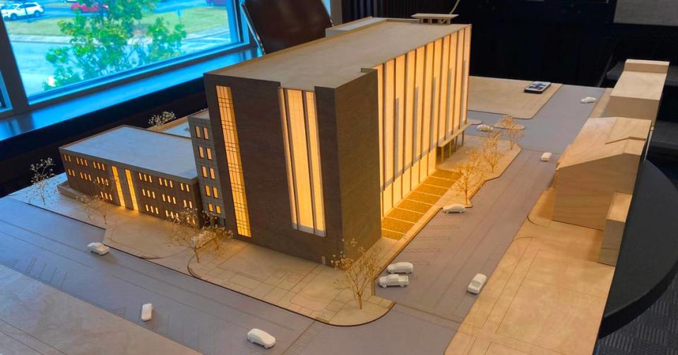 The architects for Columbus’ new justice center briefed city councilors Tuesday with a slideshow, an animated video, and a tabletop model of their latest redesign.