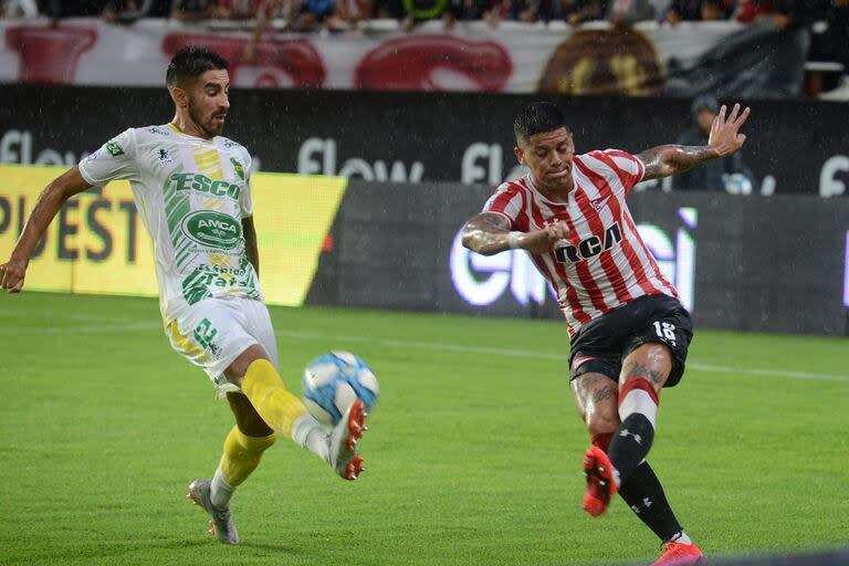 Rojo, frente a Defensa y Justicia, en su único encuentro oficial con la camiseta de Estudiantes en 2020