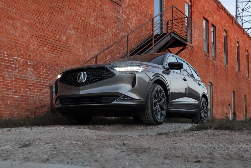 The 2022 Acura MDX.