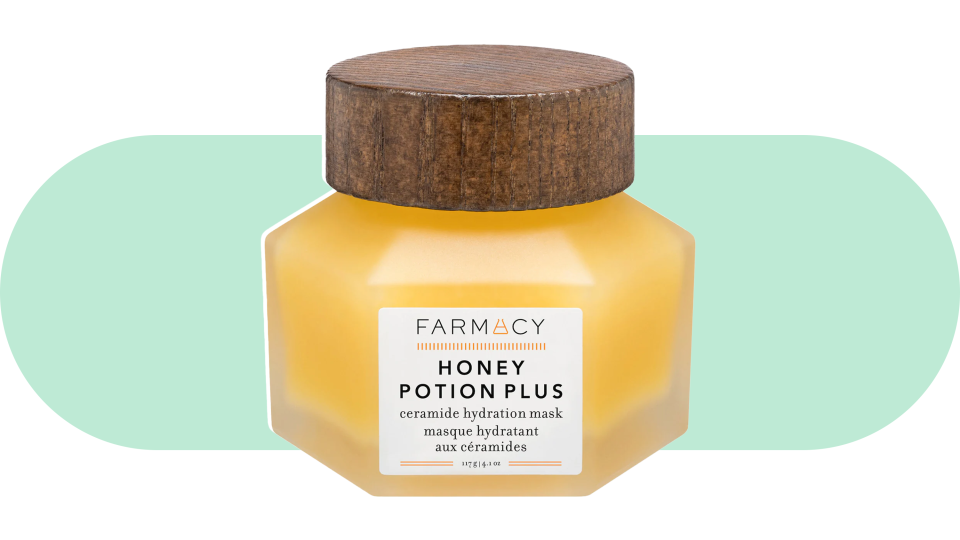 Heat things up while getting hydrated with the Farmacy Honey Potion Plus Ceramide Hydration Mask.