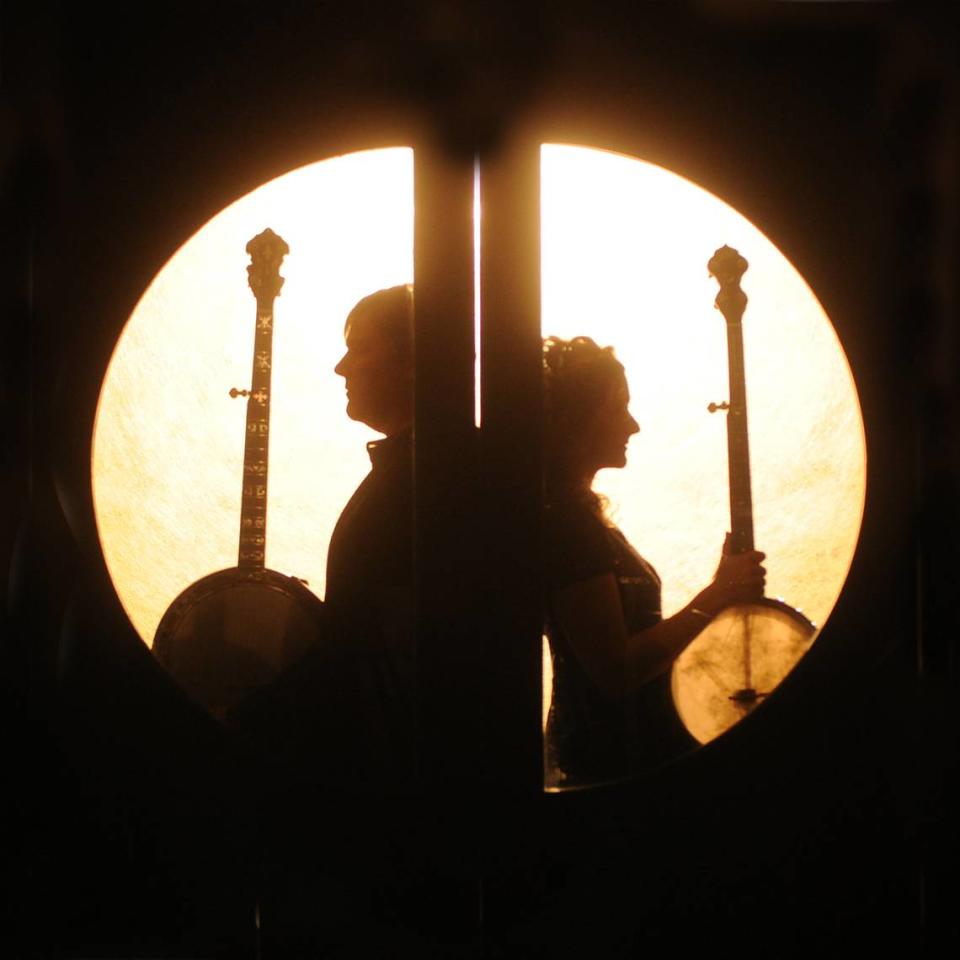 Husband and wife banjo players Bela Fleck and Abigail Washburn will appear at the Lexington Opera House on April 14.