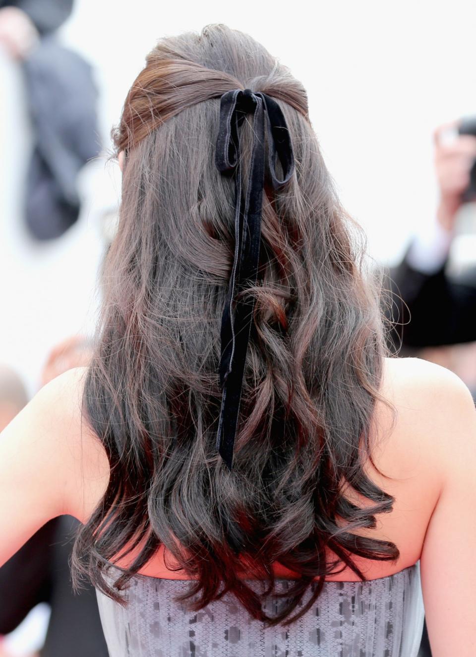 Half-up, half-down prom hairstyles: Put a bow on it