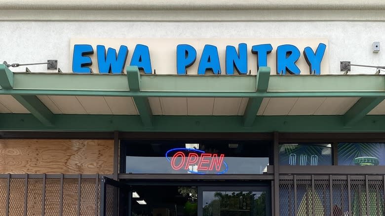 Ewa Pantry sign