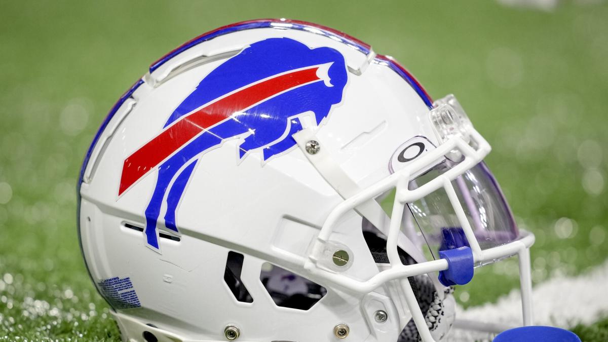 Report: Buffalo Bills sign OL Garrett McGhin