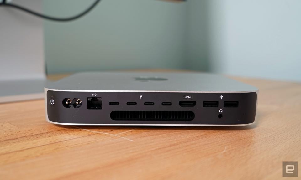 <p>Apple Mac Mini with M2 Pro rear ports</p>
