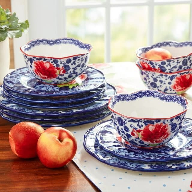 The Pioneer Woman Holiday Dinnerware at Walmart - Where to Buy Ree  Drummond's Holiday Dishes