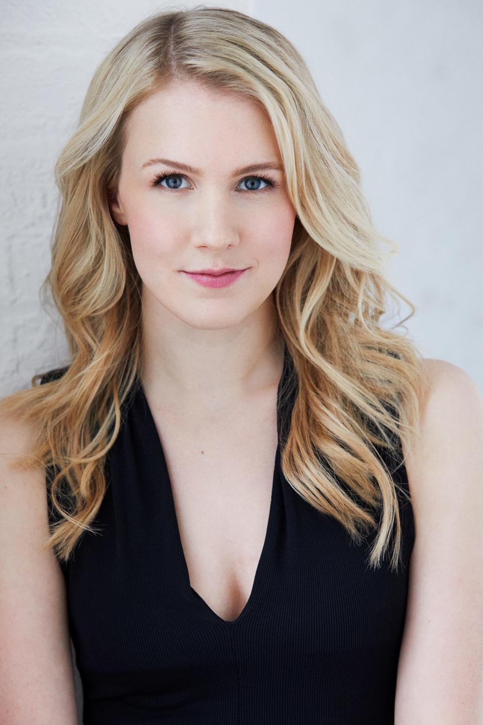 The band’s special guest vocalist will be Ginna Claire Mason, who played Glinda on Broadway in “Wicked.”