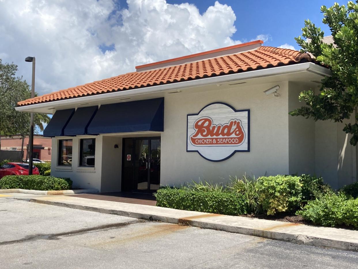The Bud's Chicken & Seafood on Dixie Highway in West Palm Beach was ground zero for a celebrity sighting on Sunday, Aug. 6 when actor and comedian Pete Davidson stopped in for a bite to eat.