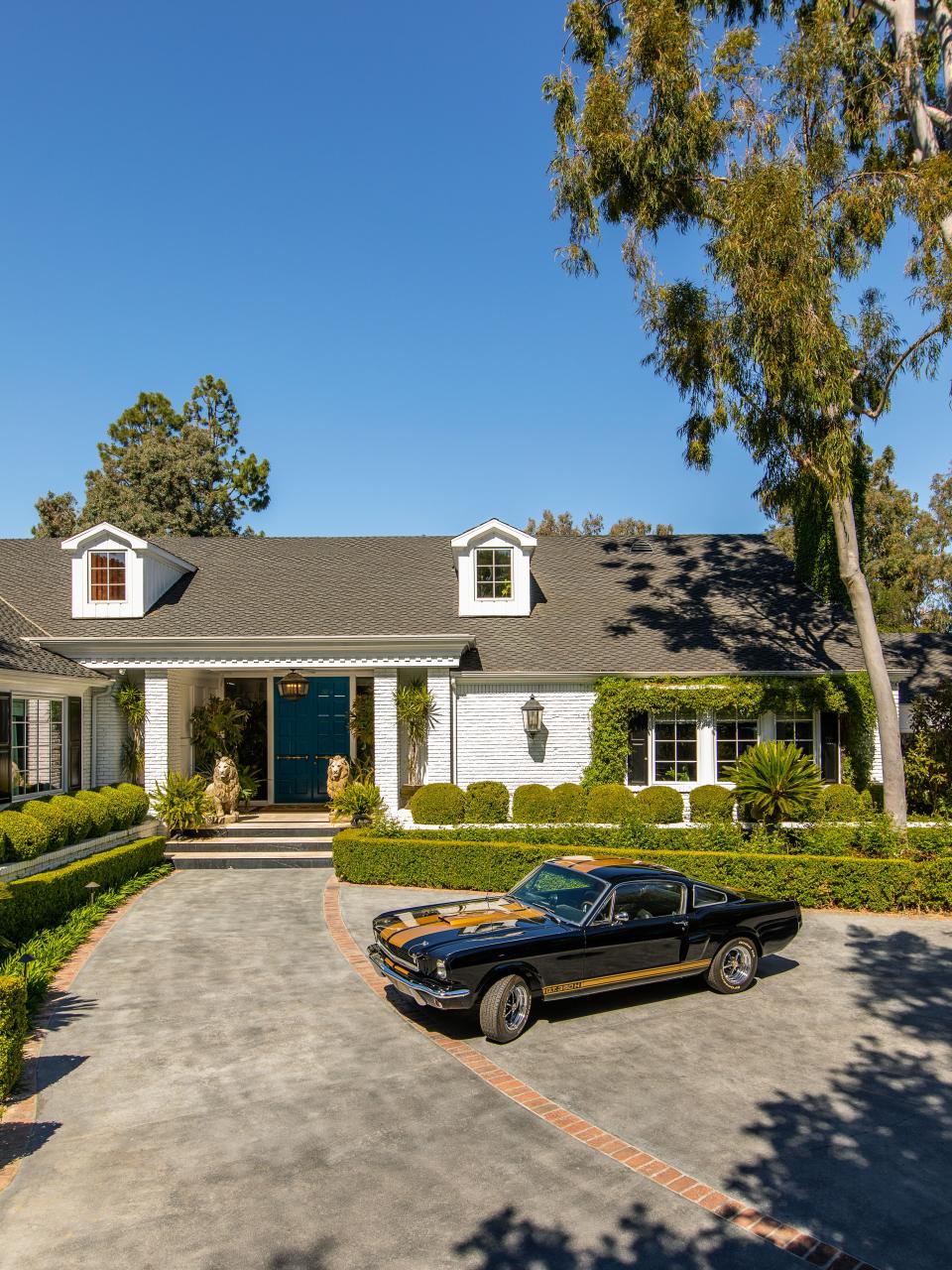 Step Inside Supermodel Cara Delevingne’s Delightfully Dizzying Los Angeles Pad