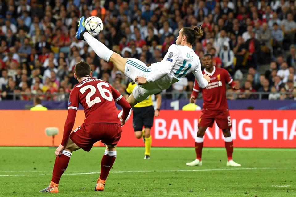 Gareth Bale of Real Madrid shoots and scores his side's second goal during the UEFA Champions League Final between Real Madrid and Liverpool at NSC Olimpiyskiy Stadium on May 26, 2018 in Kiev, Ukraine (Getty Images)