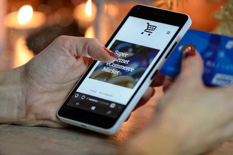 金融科技趨勢難擋，手機信用卡支付將越來越普遍。（圖／Photo-Mix@pixabay）