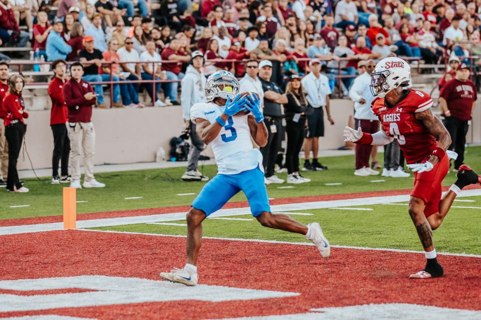 MTSU's D.J. England-Chisolm hauls in a second-quarter touchdown pass from Nick Vattiato during Saturday's Conference USA game at New Mexico State.