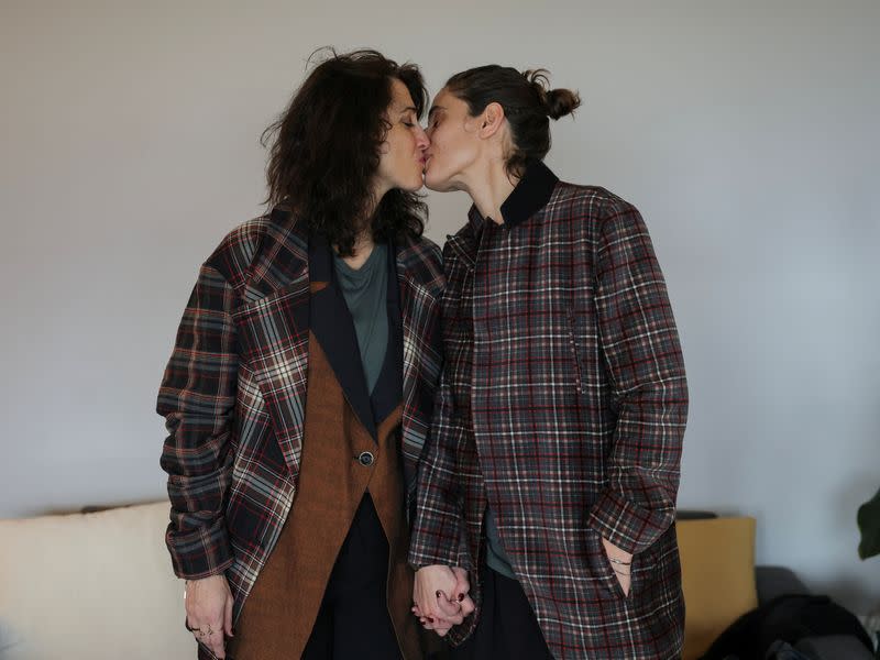 Danai Deligiorgi and Alexia Beziki to marry at the Athens Town Hall