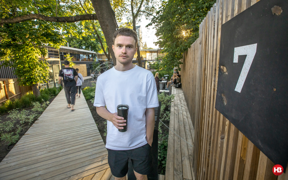 Dmytro Nazarchuk from the "7th Warehouse" says that locals are visiting his food court once again <span class="copyright">Photo: Oleksandr Medvedev / NV</span>