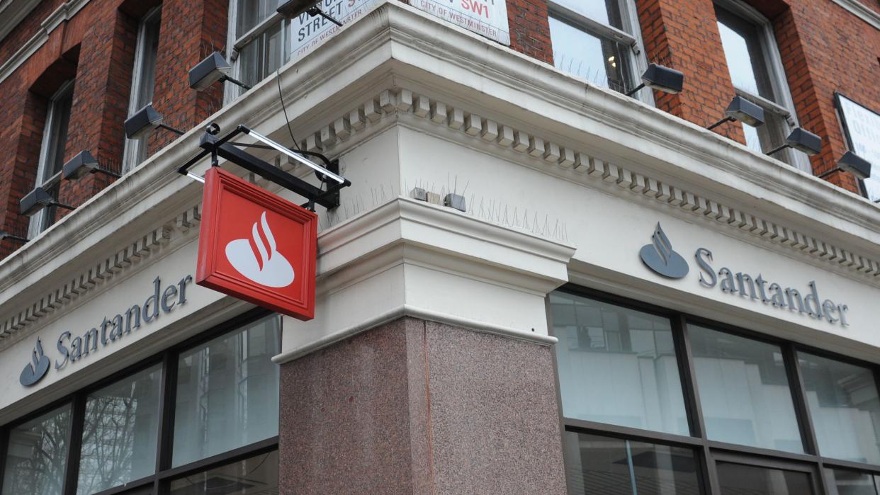 Santander Launches New Current Account Offering Up To £30 Cashback Per Month 4967