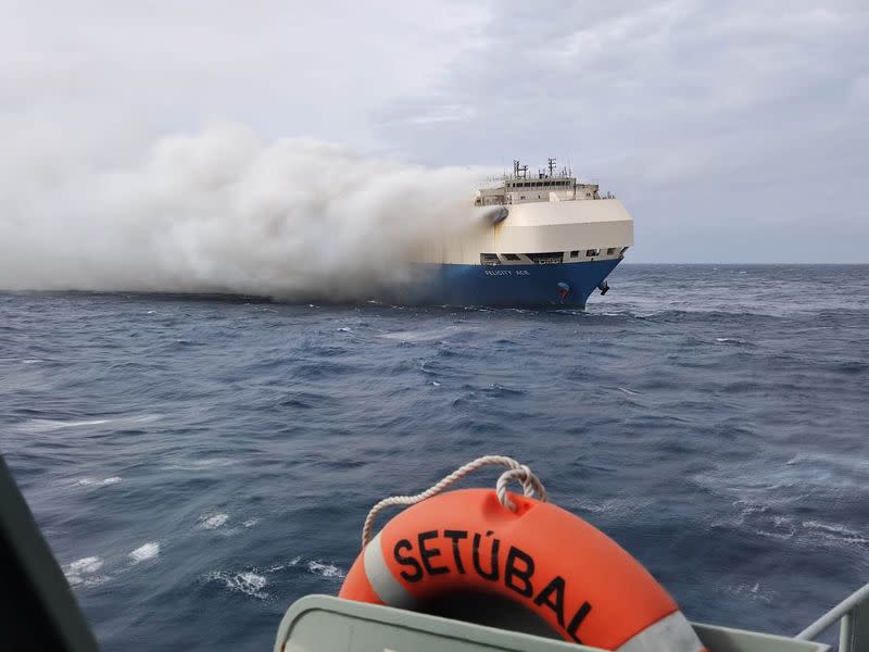 Ship Felicity Ace burns more than 100 km from the Azores island