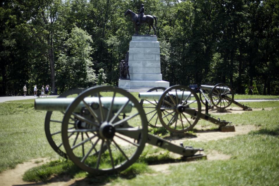 A monument to Confederate Gen. Robert E. Lee mounted on his horse sits atop a ridge held by Confederate troops in Gettysburg, Pa. <a href="https://newsroom.ap.org/detail/CivilWarGettysburg/0d0e148cfdd24433b4065ecc00ded418/photo?Query=Gettysburg&mediaType=photo&sortBy=&dateRange=Anytime&totalCount=666&currentItemNo=NaN&vs=true" rel="nofollow noopener" target="_blank" data-ylk="slk:AP Photo/Matt Rourke;elm:context_link;itc:0;sec:content-canvas" class="link ">AP Photo/Matt Rourke</a>