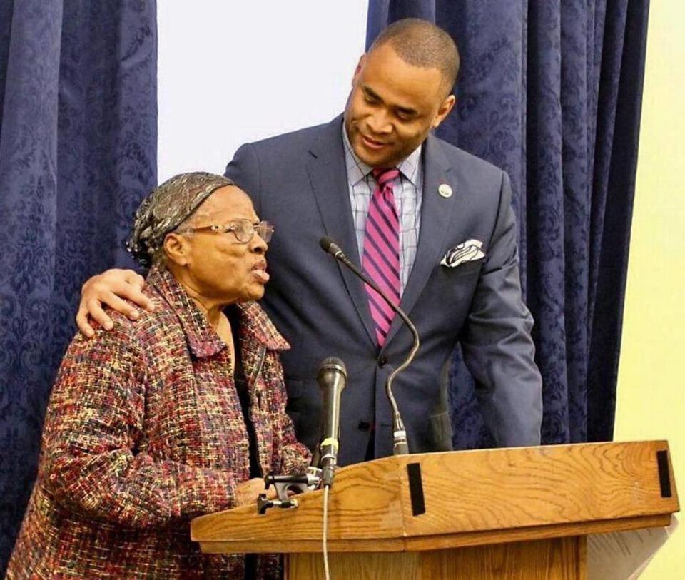 Opal Lee speaks to Washington press with U.S. Rep. Marc Veasey (D-Fort Worth) Twitter.com/RepVeasey