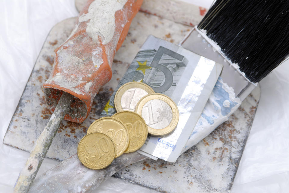 Rund zwei Drittel der Arbeitstätigen in Deutschland erhalten weniger als 20 Euro Stundenlohn. (Symbolbild: Getty Images)