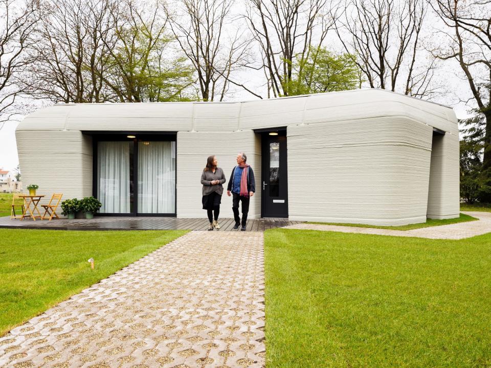 3d printed concrete home with project milestone