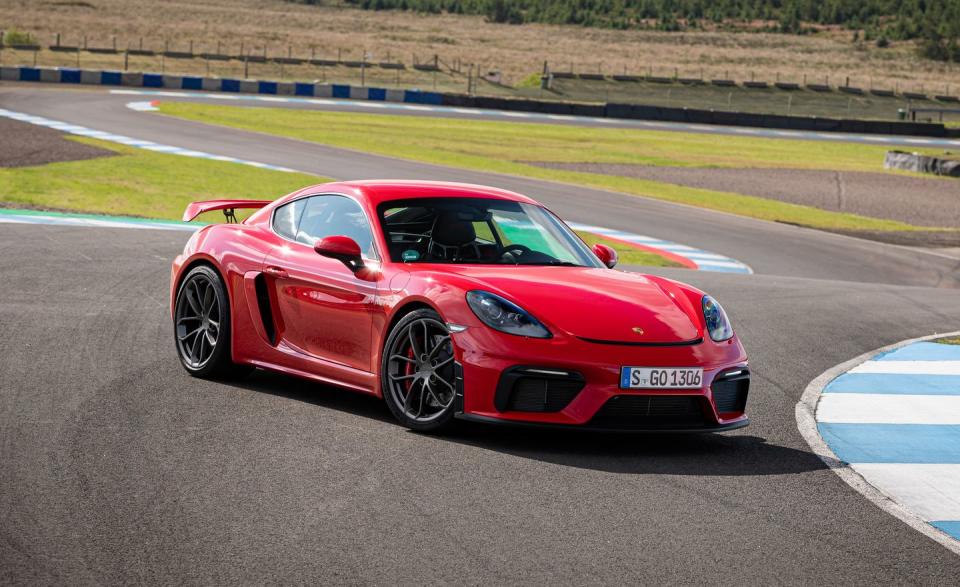 <p>2020 Porsche 718 Cayman GT4</p>