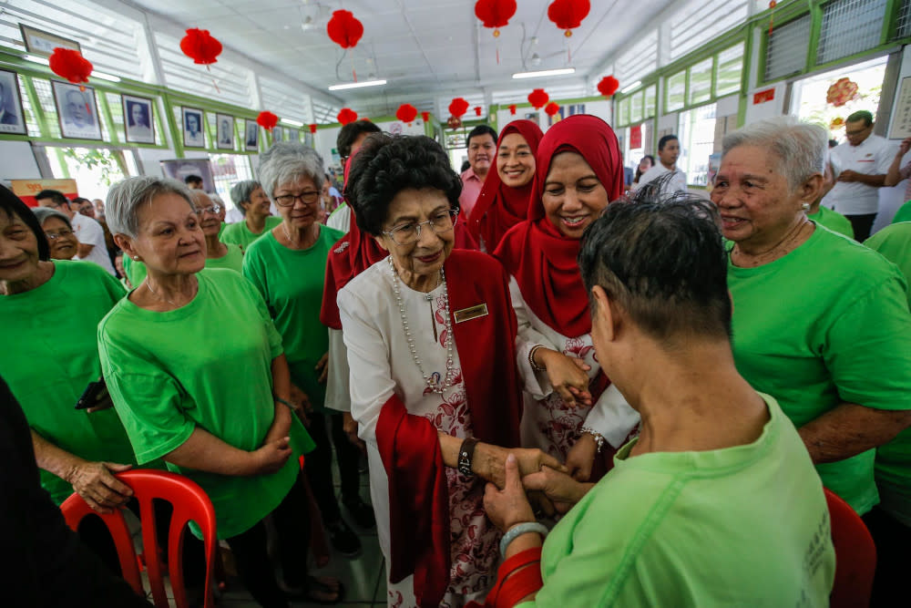 Tun Dr Siti Hasmah Mohamad Ali (centre) attends the Chinese New Year celebration at King George V Old Folks’ Home Kuala Lumpur on January 28, 2020. — Picture by Hari Anggara