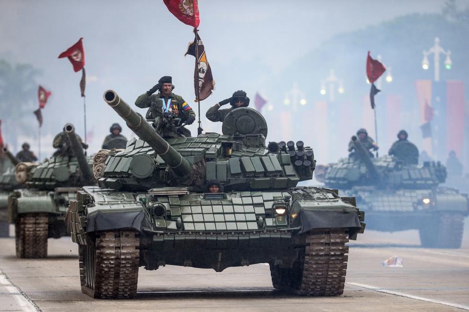 t 72b tank on parade for venezuela independence day