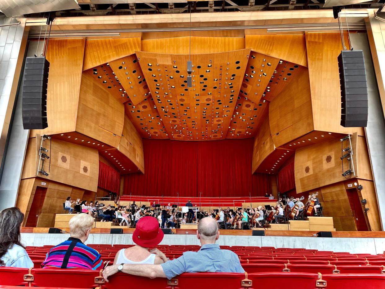 By late spring, rehearsals for the Grant Park Music Festival are a lunchtime treat.