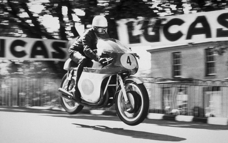 Gary Hocking (MV Agusta) - 1962 (poss 1961) Isle of Man Senior TT - Topical Press Agency/Getty Images