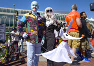 <p>Wesley Tarr and Alex Drastal dress as characters Sally and Jack from <em>The Nightmare Before Christmas</em> at Comic-Con International on July 19, 2018, in San Diego. (Photo: Richard Vogel/AP) </p>