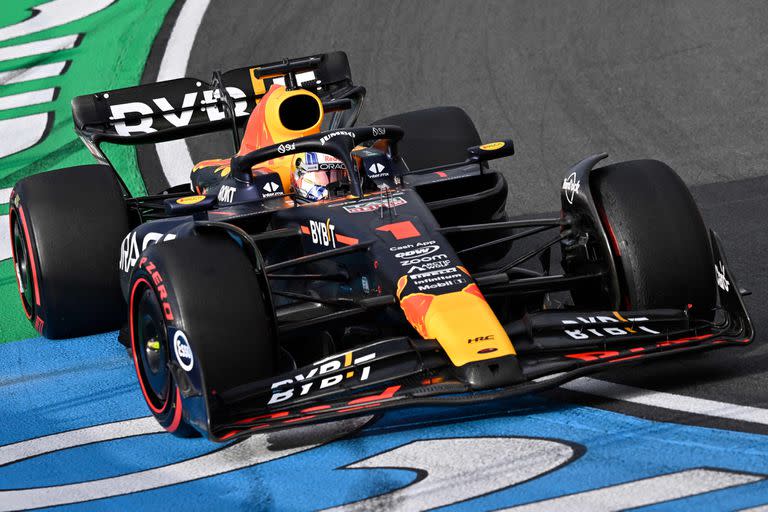El neerlandés Max Verstappen fue el más veloz en la primera práctica rumbo al GP de Zandvoort de F1, en su país, y fue escolta en la segunda tanda