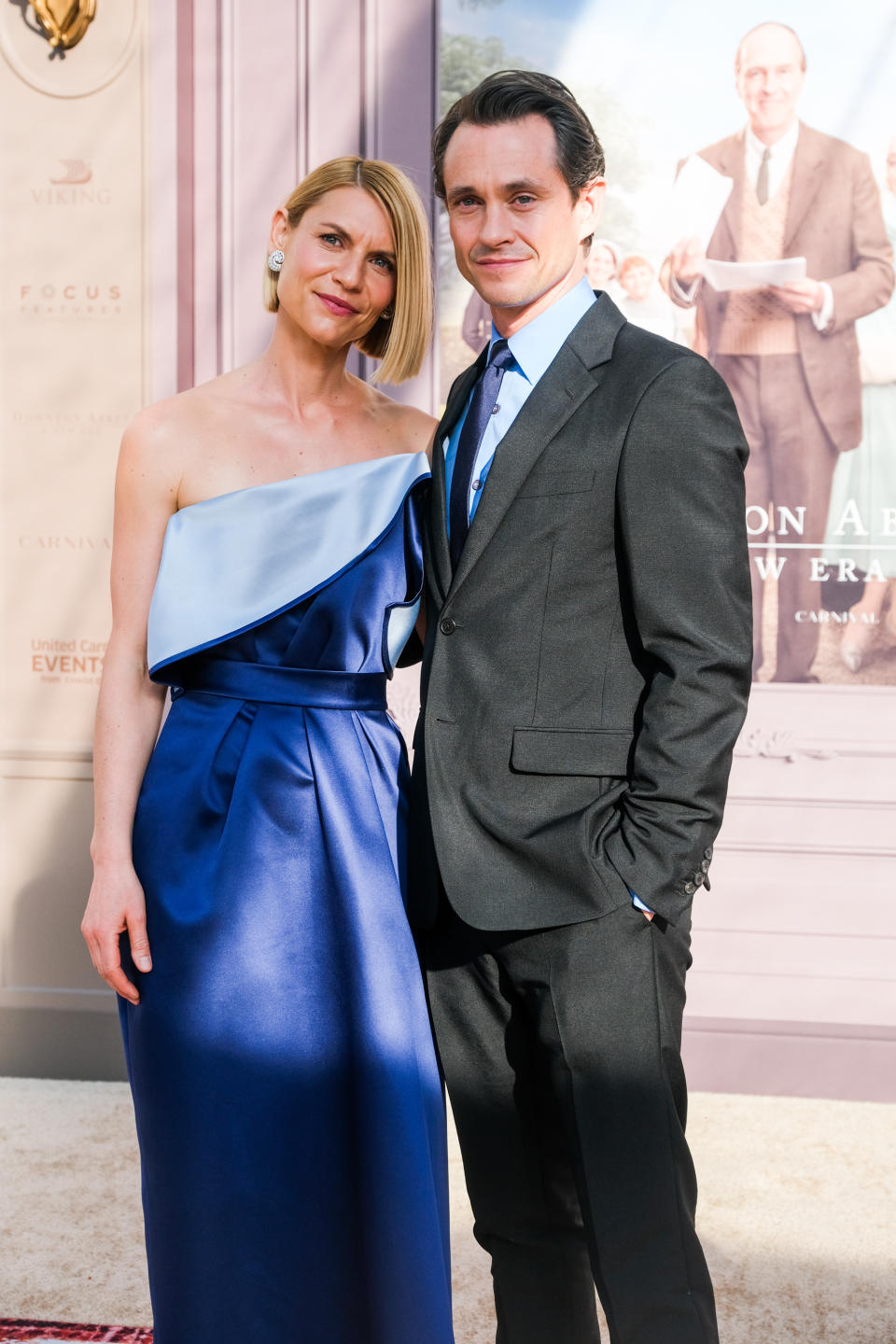 Claire Danes hit the red carpet with husband Hugh Dancy. (Getty Images)