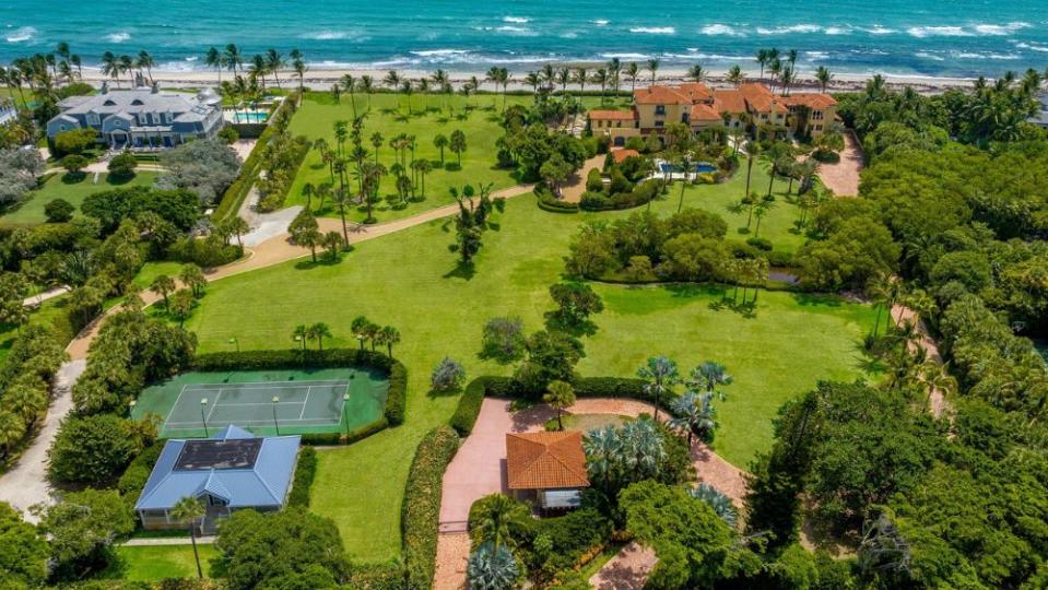 Larry Ellison lists his North Palm Beach estate for 5 million - Credit: Daniel Petroni / Douglas Elliman