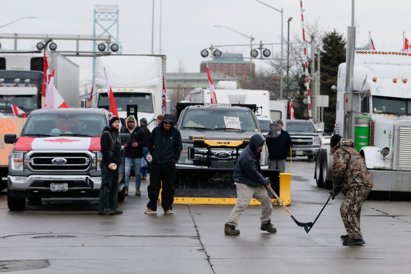 Truckers continue to protest against COVID-19 mandates in Canada