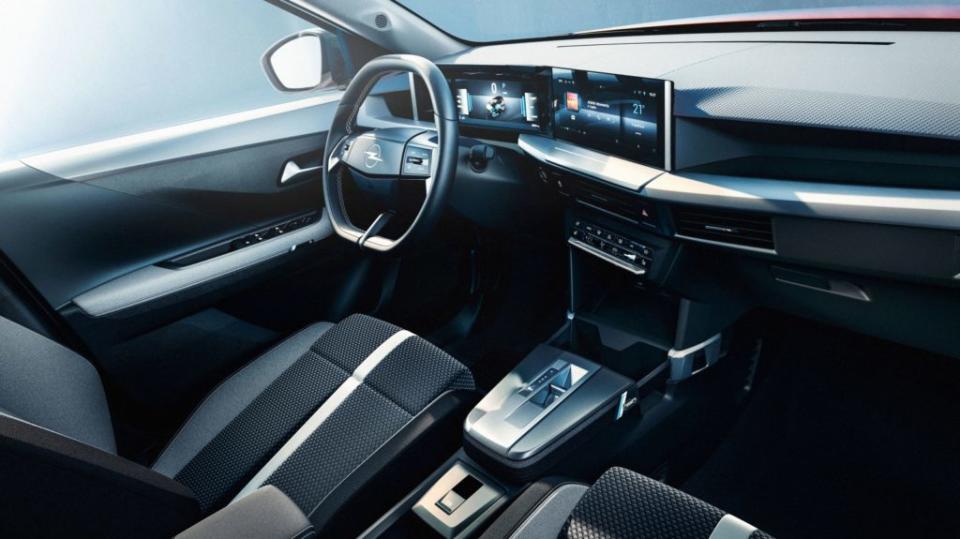 三代Frontera搭載雙10吋數位座艙、全新方向盤以及Intelli-Seat舒壓座椅。(圖片來源/ Opel)