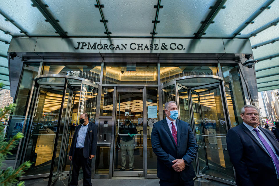 MANHATTAN, NEW YORK, UNITED STATES - 2020/10/02: Main entrance at JPMorgan Chase headquarters in New York City. (Photo by Erik McGregor/LightRocket via Getty Images)