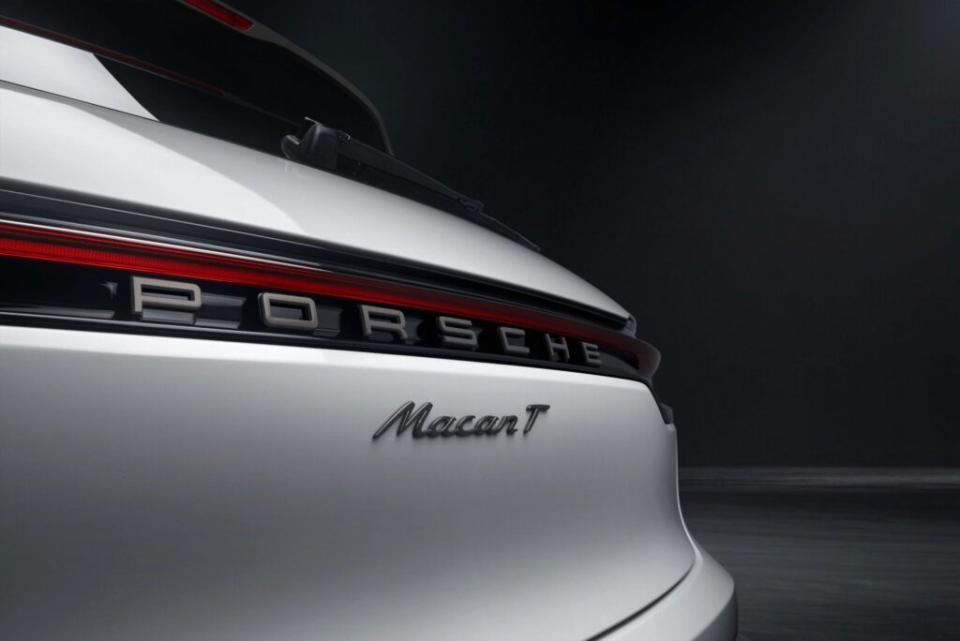 Macan T 的車頭、車側與車尾皆以金屬瑪瑙灰烤漆點綴，與車系中其他車款明顯區隔。(圖片提供：Porsche Taiwan)