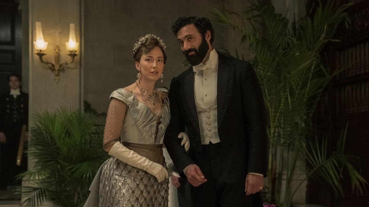  Carrie Coon and Morgan Spector in The Gilded Age. 