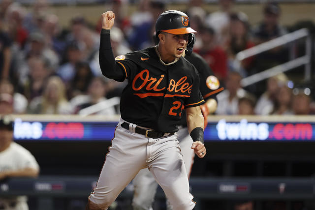Orioles top Twins 3-1 on double in 10th by Urías, Bautista's