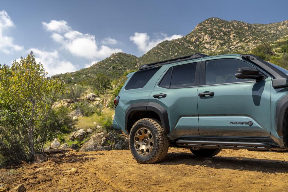 2025 toyota 4runner trailhunter