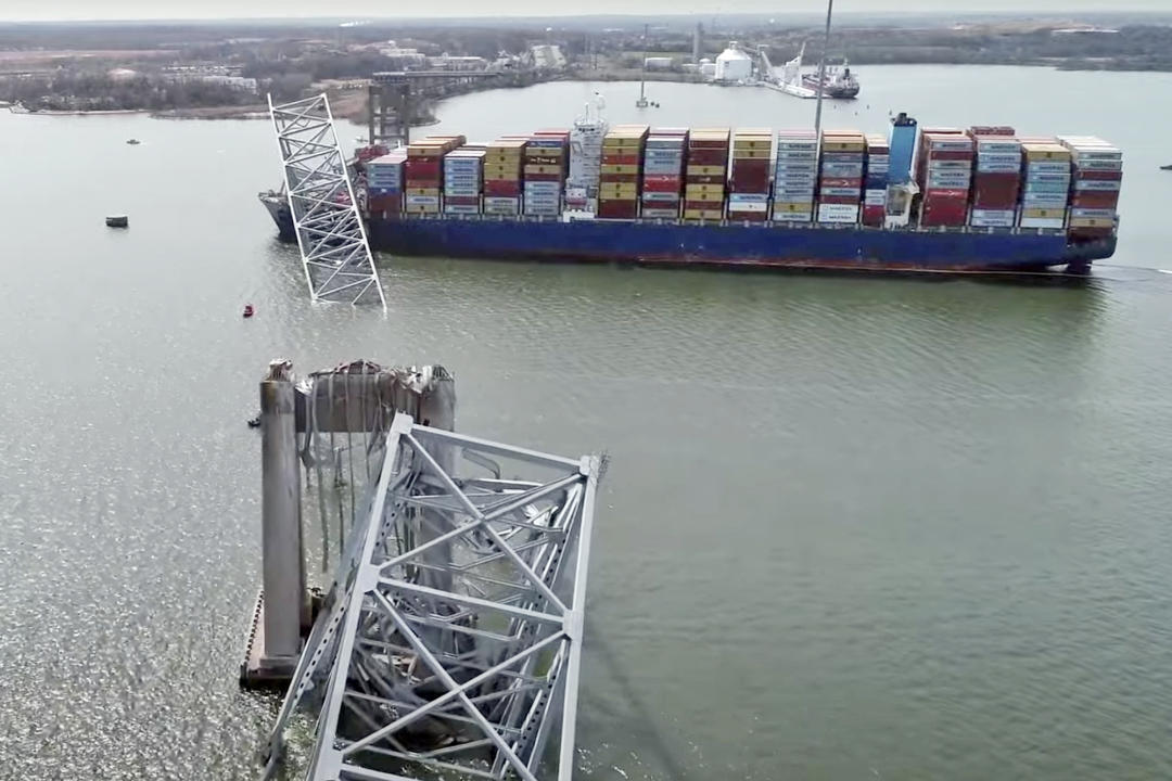 The cargo ship crashing into the Key Bridge