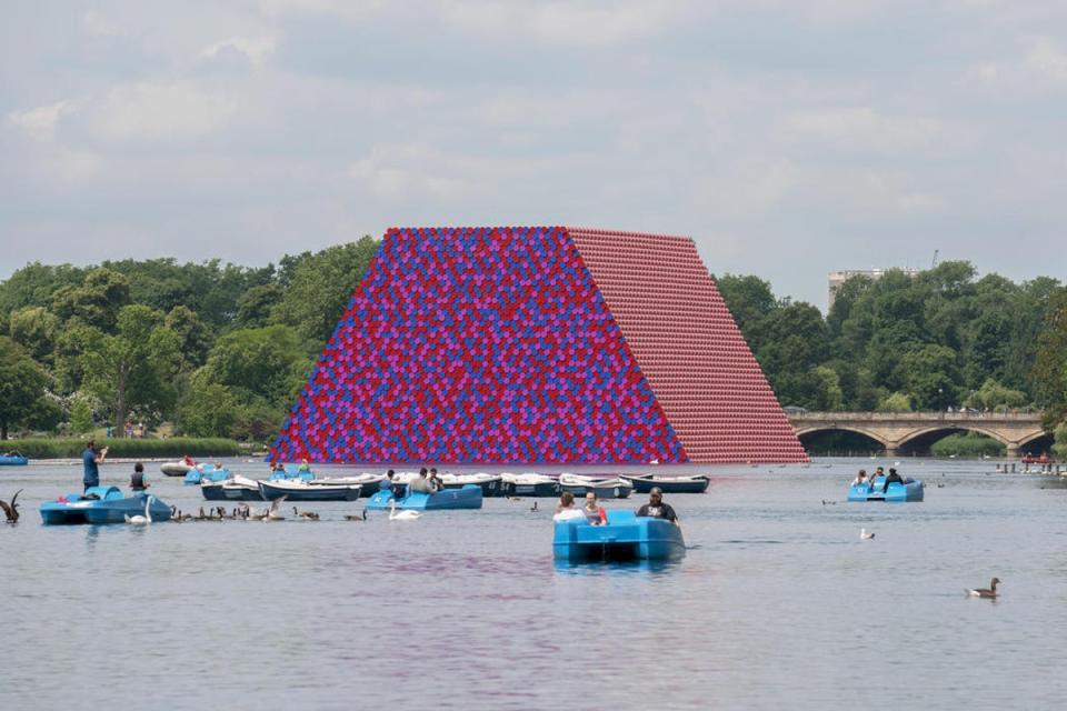  (Christo and Jeanne-Claude Photo: Wolfgang Volz)