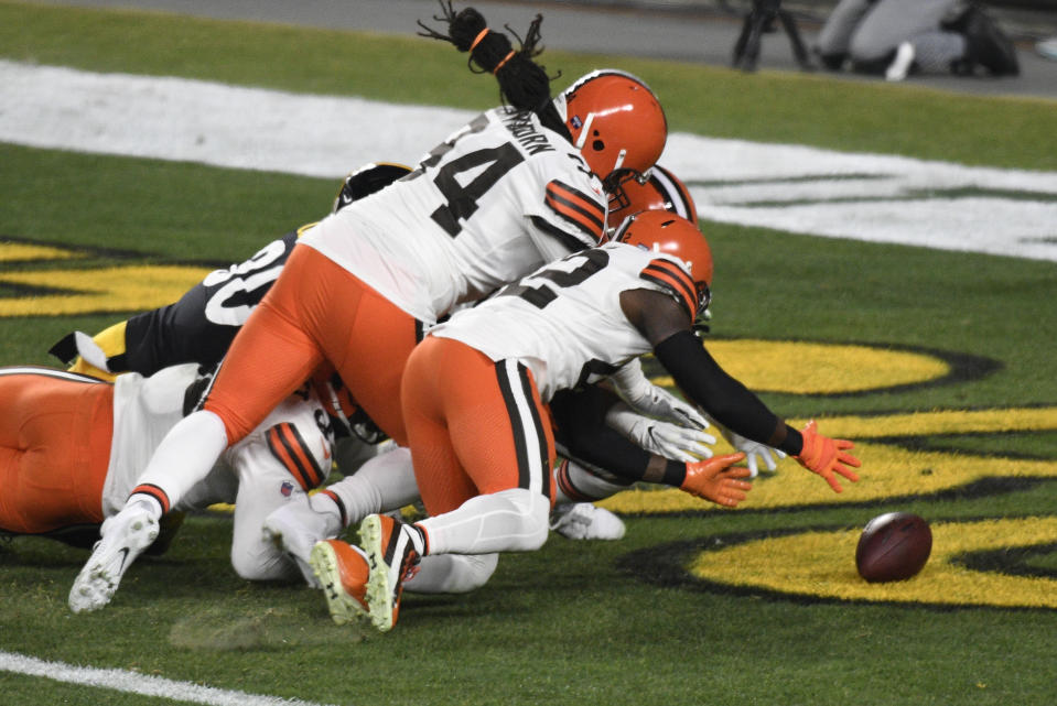 Cleveland Browns strong safety Karl Joseph (42) recovers a fumble in the end zone for a touchdown. (AP Photo/Don Wright)